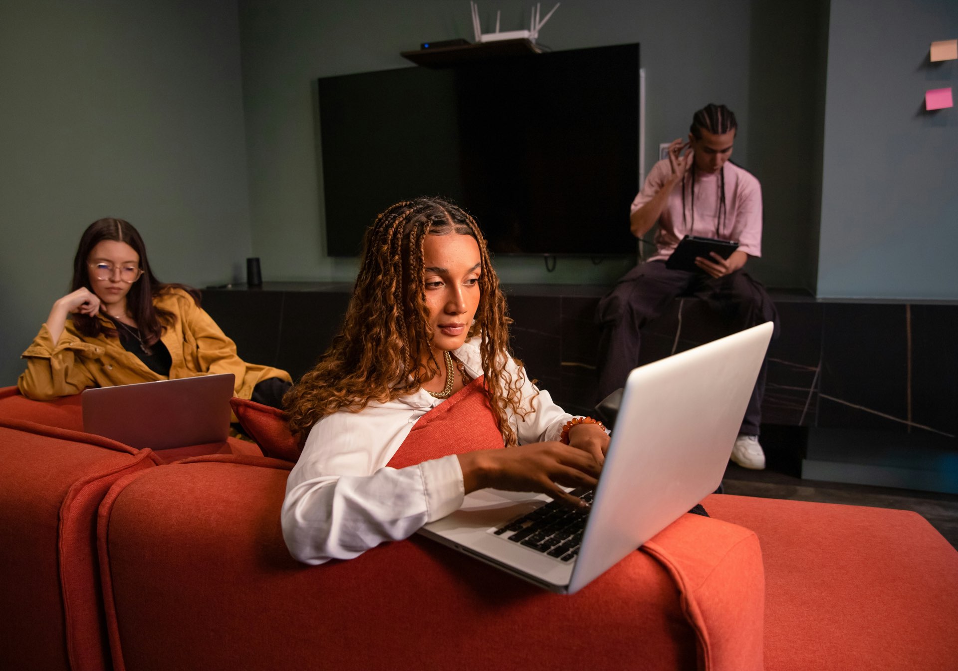 How to Sell Templates and Digital Kits: The Complete Guide